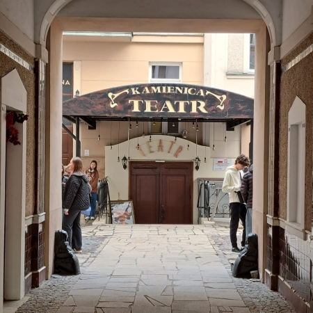 Klasa 1b w Teatrze Kamienica